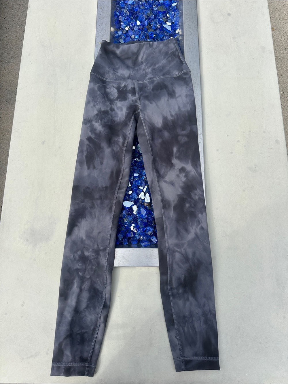 Lululemon Wundertrain size 0 Gray Tie-Dye Leggings